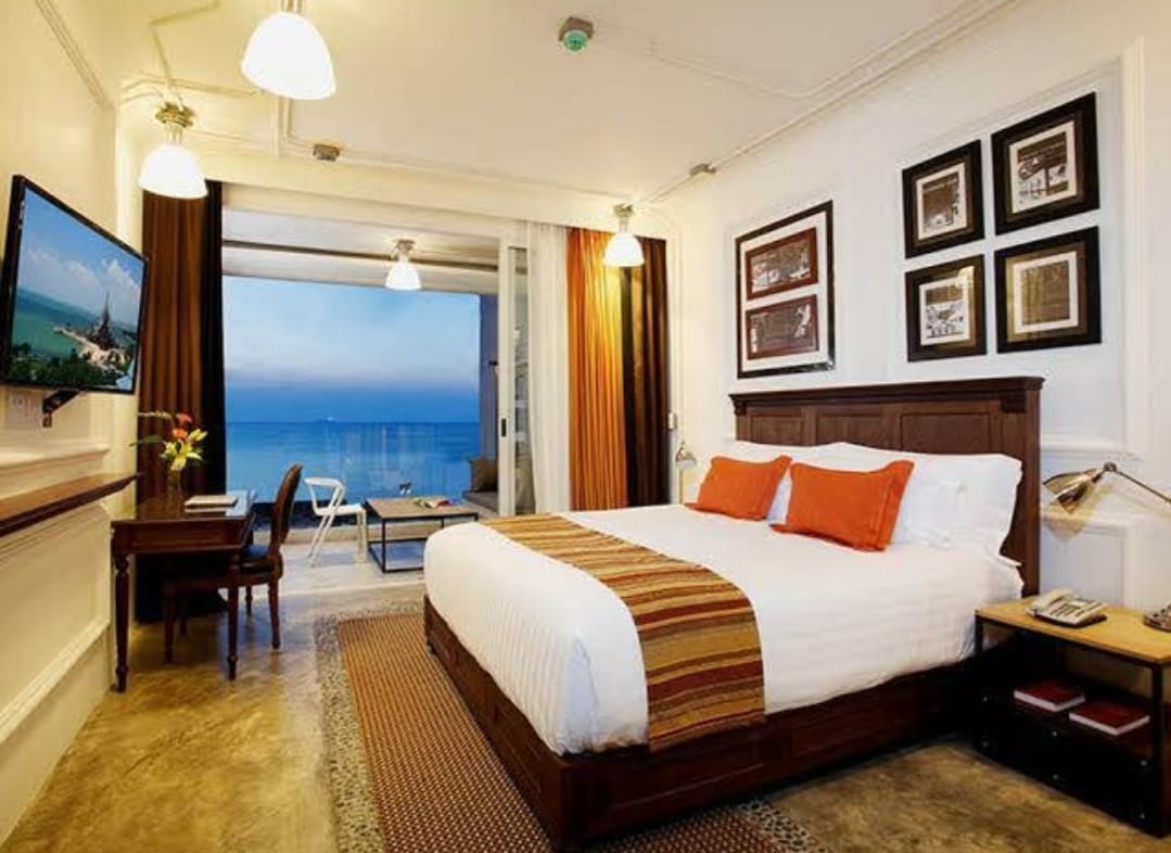 5 STAR HOTEL WITH PRIVATE BEACH ON RENT