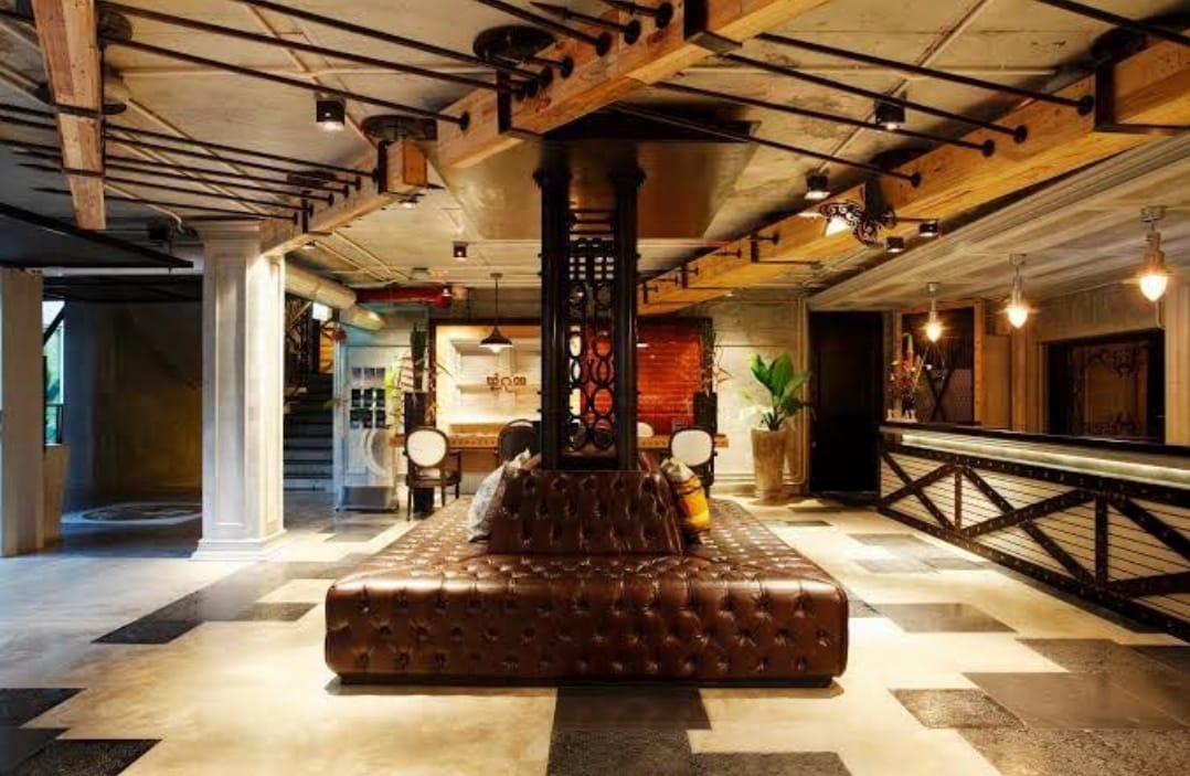 5 STAR HOTEL WITH PRIVATE BEACH ON RENT