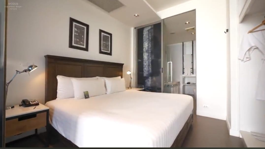5 STAR HOTEL WITH PRIVATE BEACH ON RENT