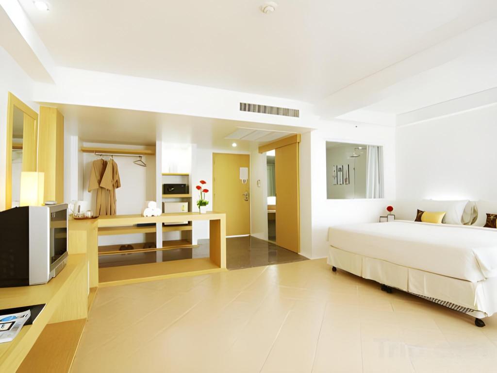 3 STAR BEACH FRONT HOTEL ON RENT
