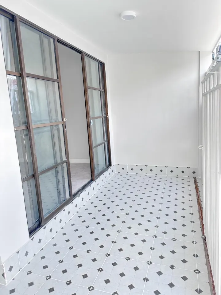 Centrally Located - Soi Nan Papwan - House For Sale - photo 4