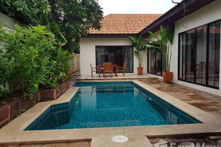 2 Bedroom Villa For Rent At View Talay Villas